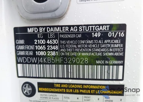 2017 Mercedes-Benz C 300 4Matic z USA, uszkodzony, nr VIN WDDWJ4KB5HF329028